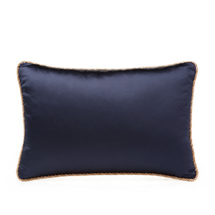 Royal Midnight Collection Dekoratif Kırlent. Lacivert saten kumaşlı ve biyeli yastık