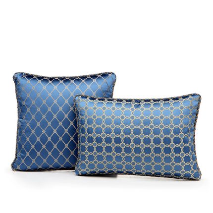 Royal Aqua Collection ile Eviniz İçin Özel Tasarlanmış Şık Kırlentler. Mavinin Eşsiz Tonları ile Saten Kumaş Yastık Modelleri